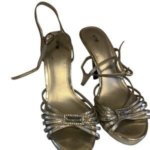 Women's silver heels size 8 1/2